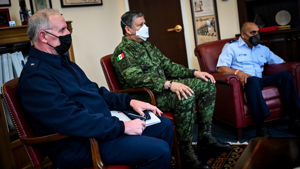 U.S. Army General Hokanson visits IADC