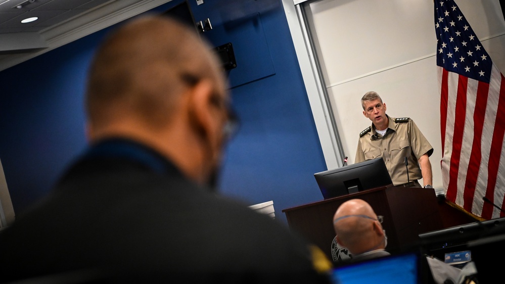 U.S. Army General Hokanson visits IADC