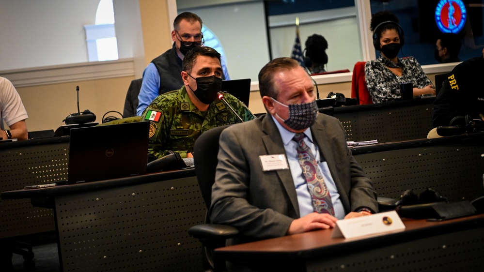 U.S. Army General Hokanson visits IADC
