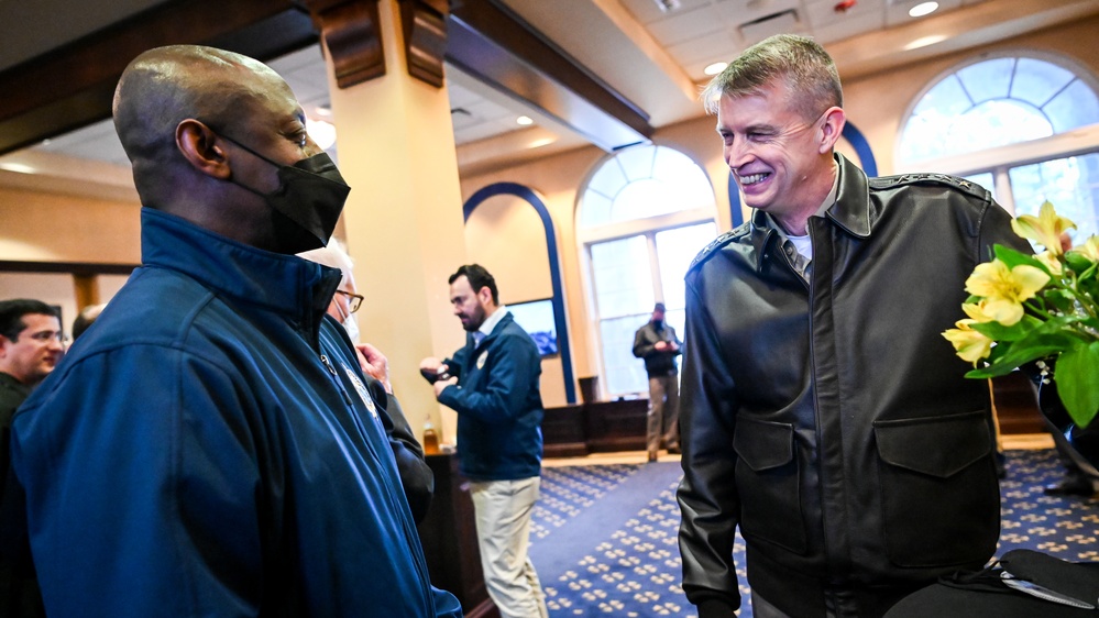 U.S. Army General Hokanson visits IADC