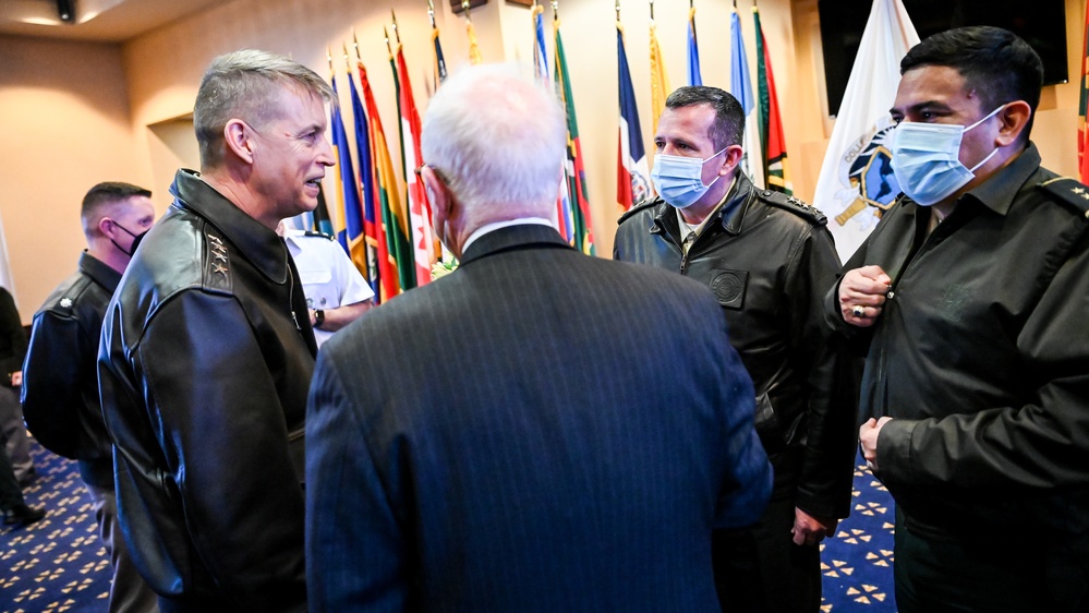 U.S. Army General Hokanson visits IADC