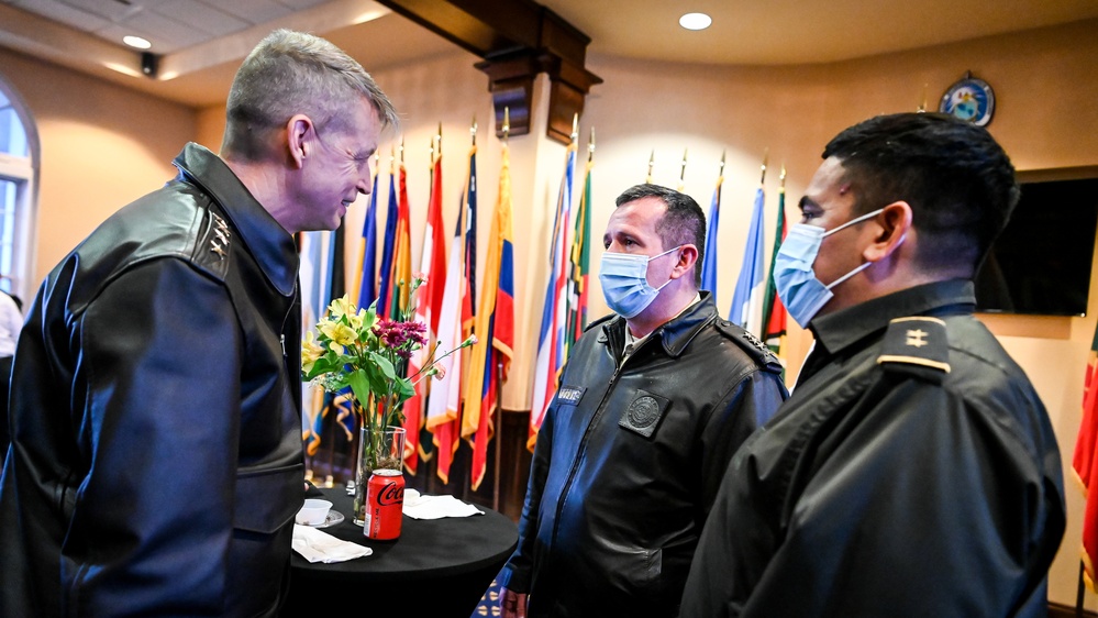 U.S. Army General Hokanson visits IADC