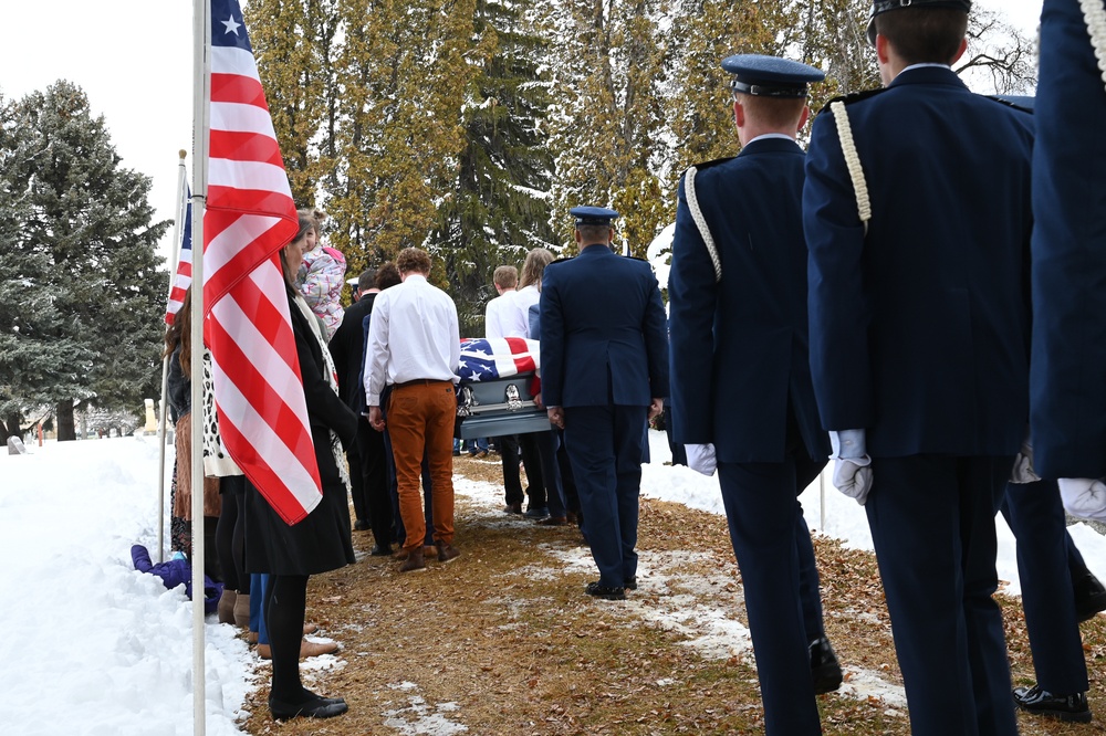 &quot;Candy Bomber&quot; laid to rest