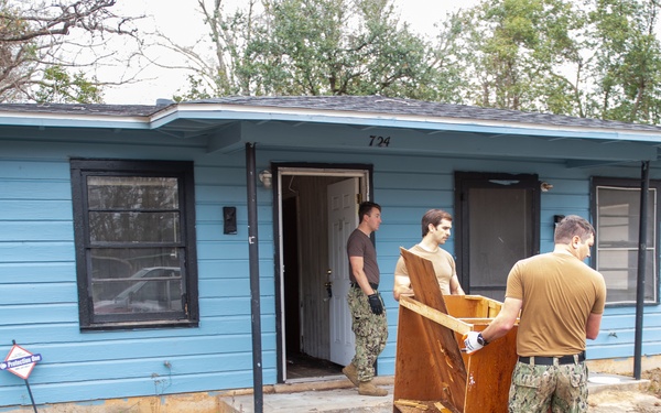 Sailors Volunteer at Habitat for Humanity Build During Mobile Navy Week