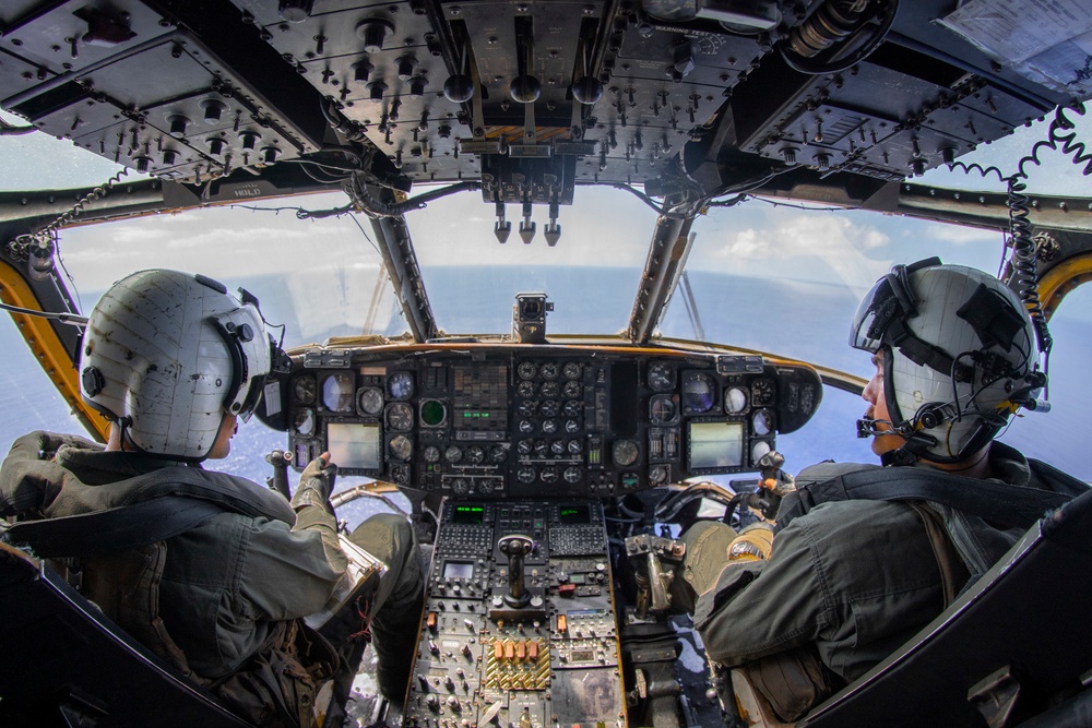 11th MEU CH-53Es conduct flight ops in Hawaii