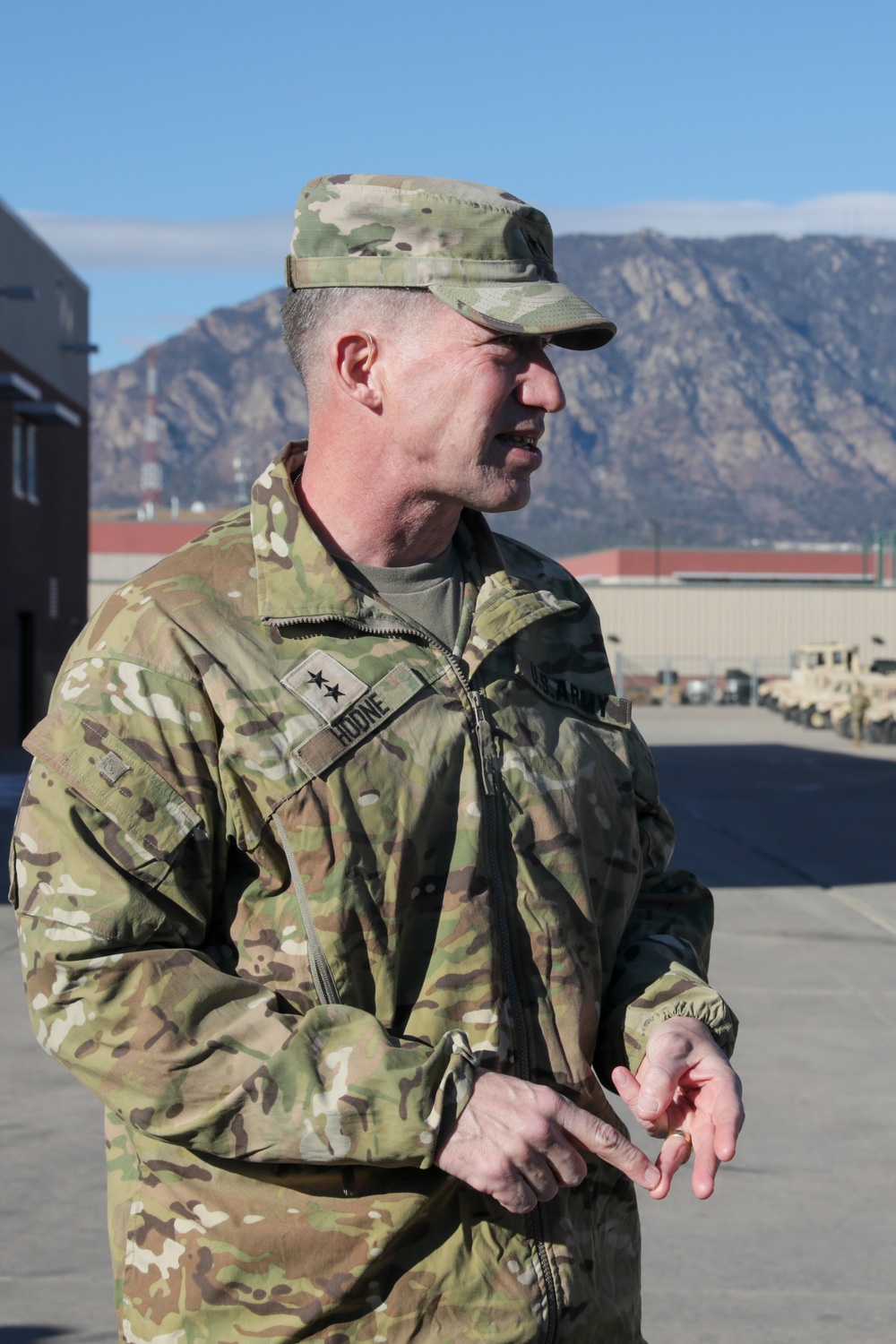 CG coins Soldiers with 3ABCT/4ID January 2022