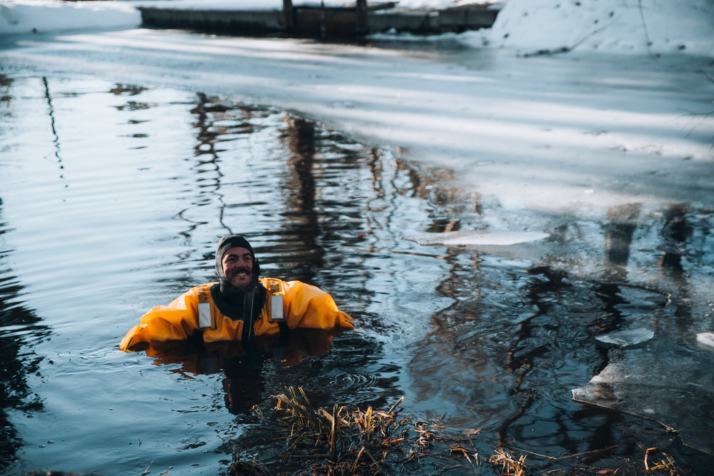 3/3 Conducts MTX 2-22: Service Members Conduct Hypothermia Training
