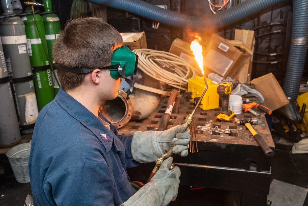 USS Portland (LPD 27) Daily Operations-Welding