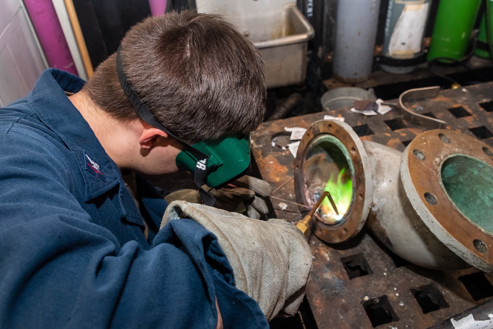 USS Portland (LPD 27) Daily Operations-Welding