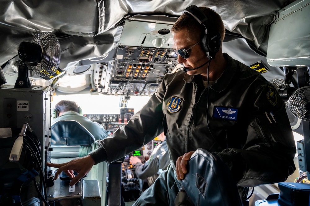 370th Flight Test Squadron Conducts Aerial Refueling