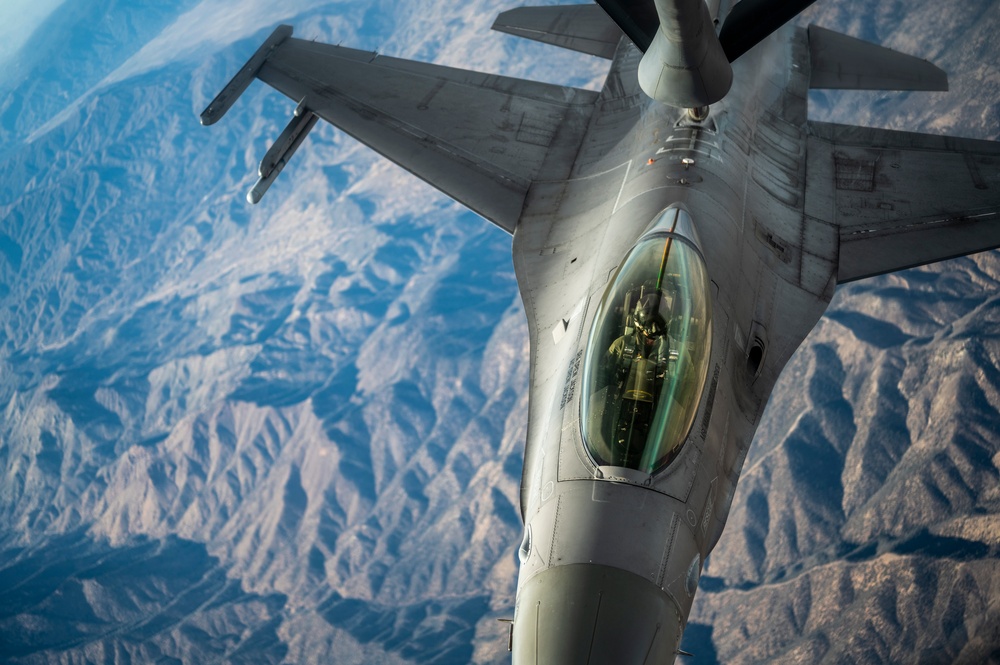 370th Flight Test Squadron Conducts Aerial Refueling