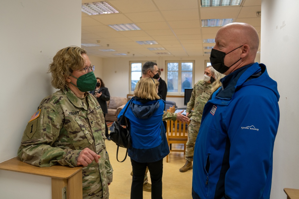 Col. Karen Hobart meets with USO Leadership