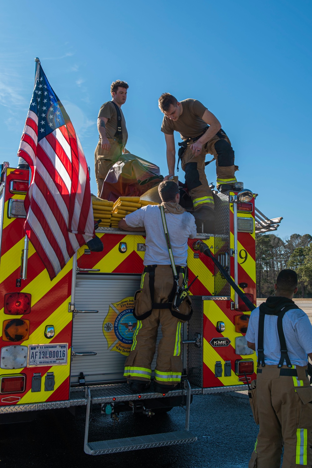 SJAFB Firefighter Airmen conduct live-fire exercise