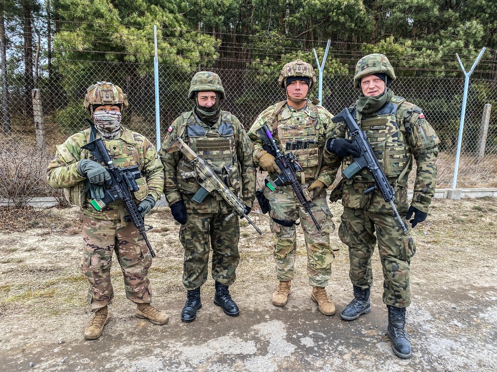 82nd Airborne Division and Polish Armed Forces soldiers conduct joint internal presence