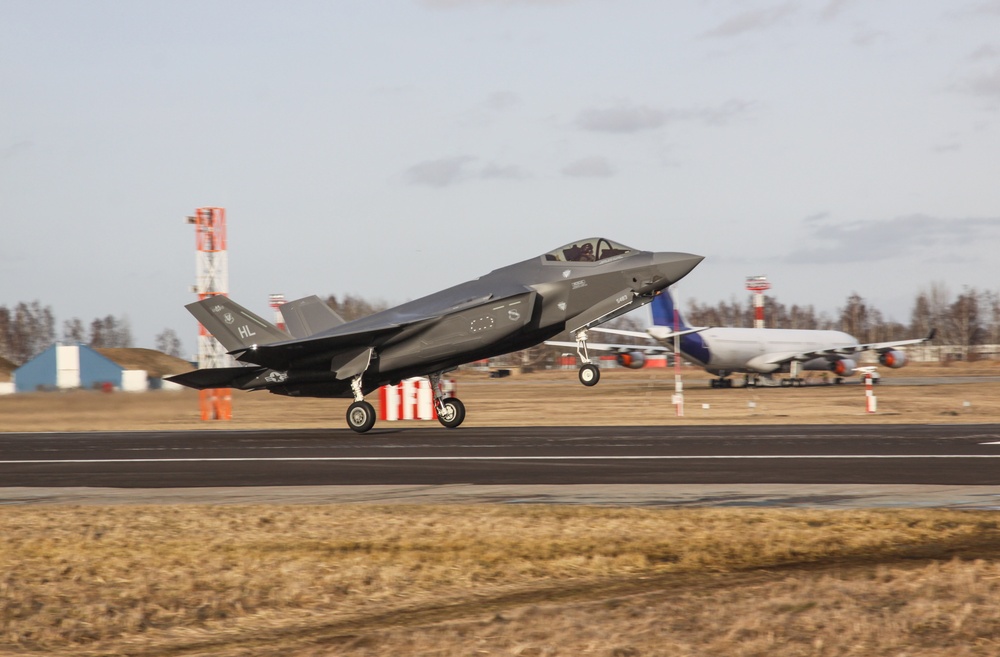 U.S. F-35s forward deploy to NATO's eastern flank