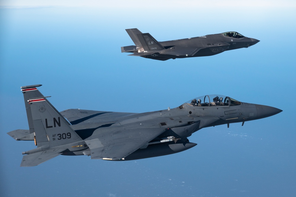 U.S.-Netherlands conducts air-to-air bilateral training exercise