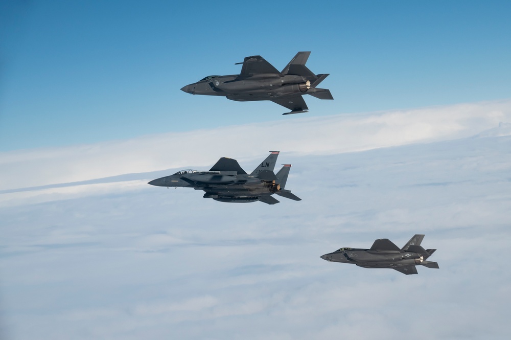 U.S.-Netherlands conducts air-to-air bilateral training exercise