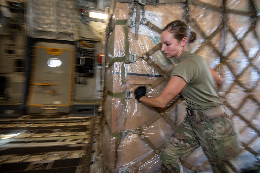 48th Aerial Port Squadron Trains with 735th Air Mobility Squadron