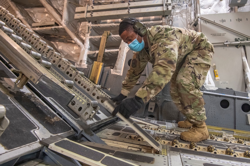 48th Aerial Port Squadron Trains with 735th Air Mobility Squadron