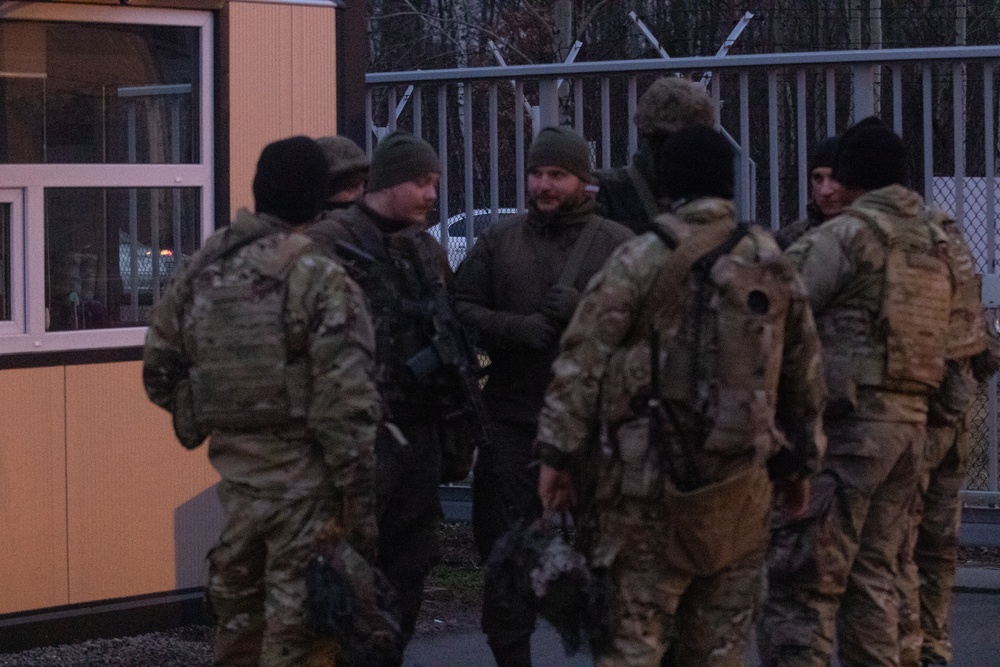 the 82nd Airborne Division stand alongside their Polish Armed Forces counterparts