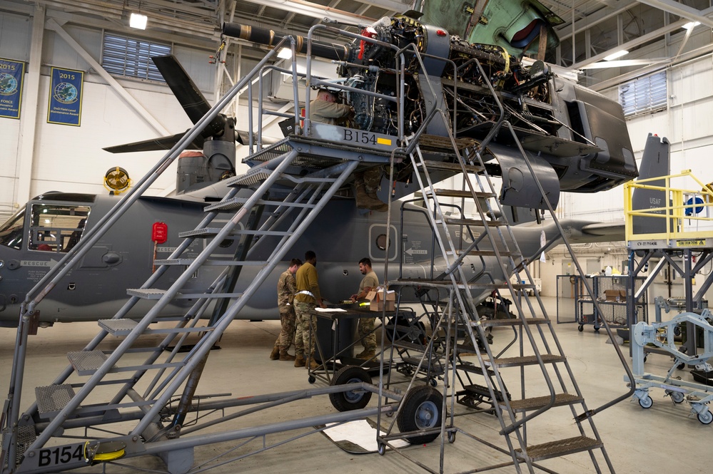 801st SOAMXS performs CV-22 maintenance