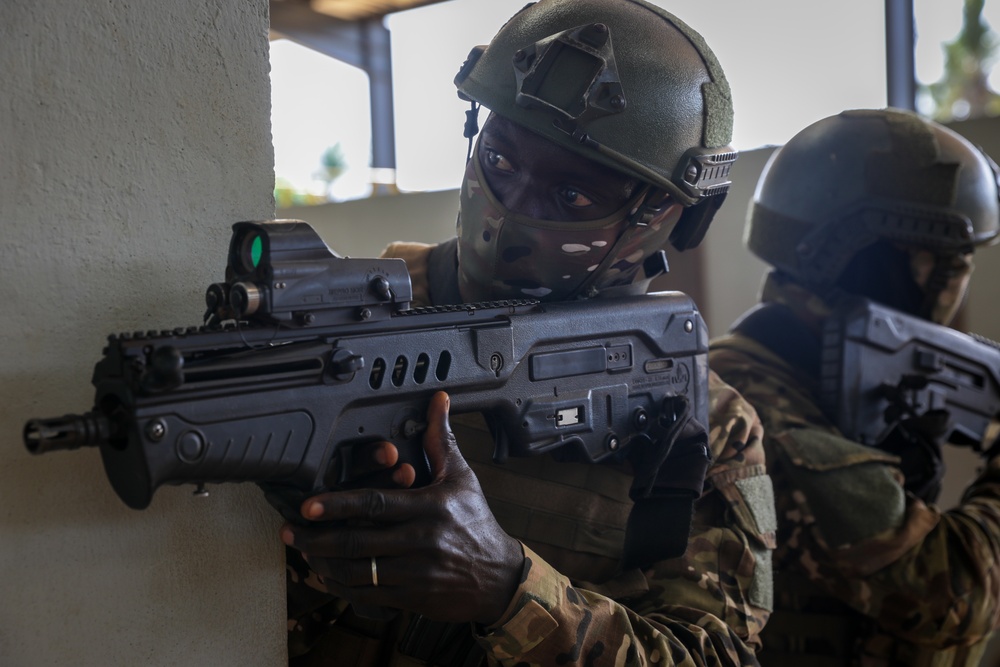 Côte d'Ivoire Special Forces Soldiers: Raid