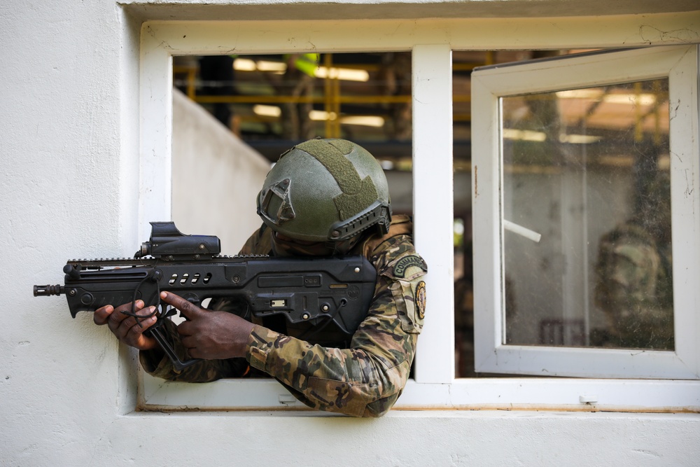 Côte d'Ivoire Special Forces Soldiers: Raid