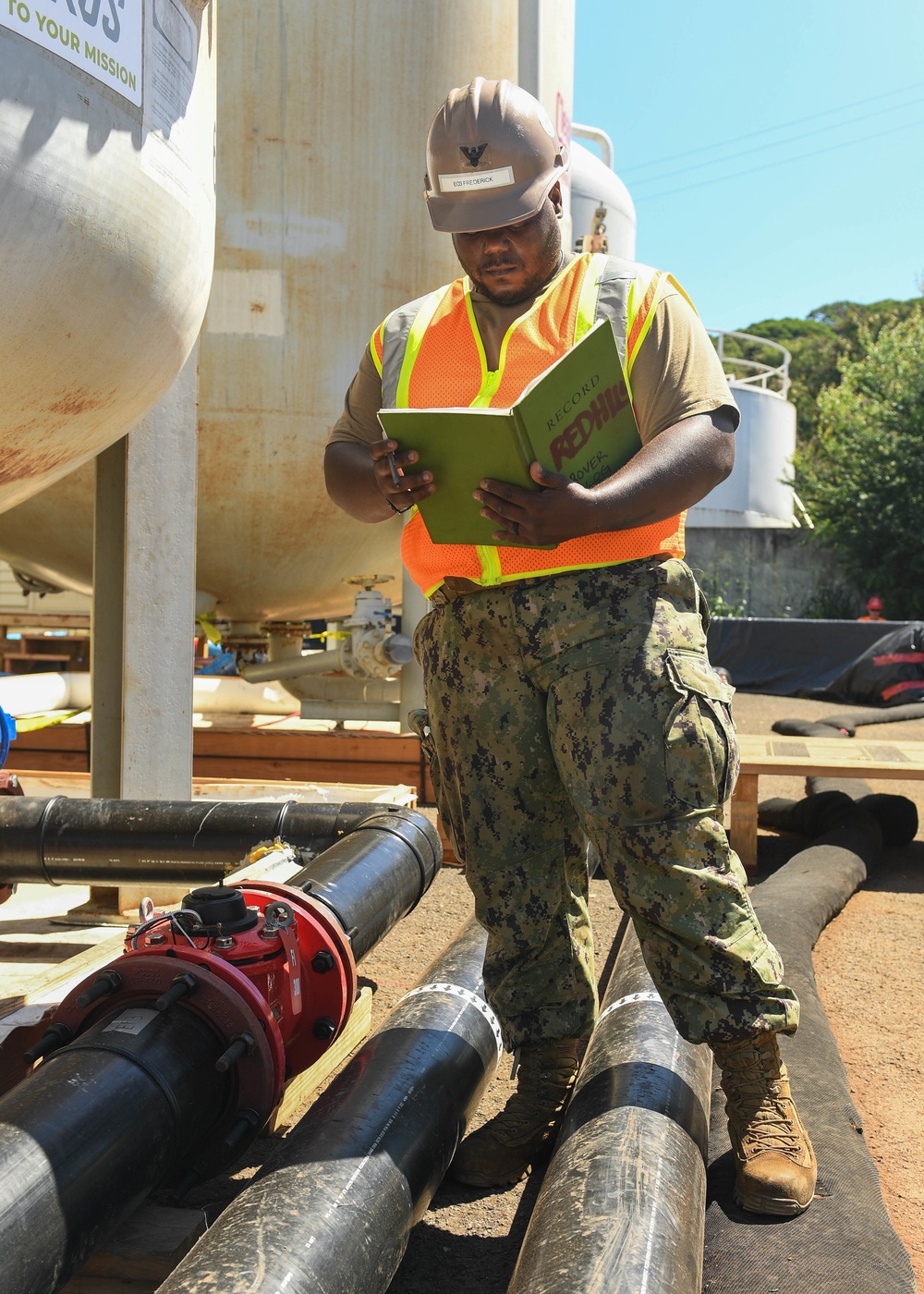 Seabees Monitor Red Hill Pump Systems