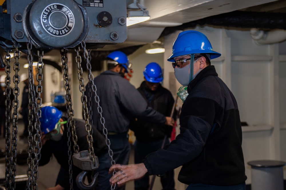 USS Ronald Reagan (CVN 76) Anchor Chain Maintenance USS Ronald Reagan (CVN 76) Anchor Chain Maintenance