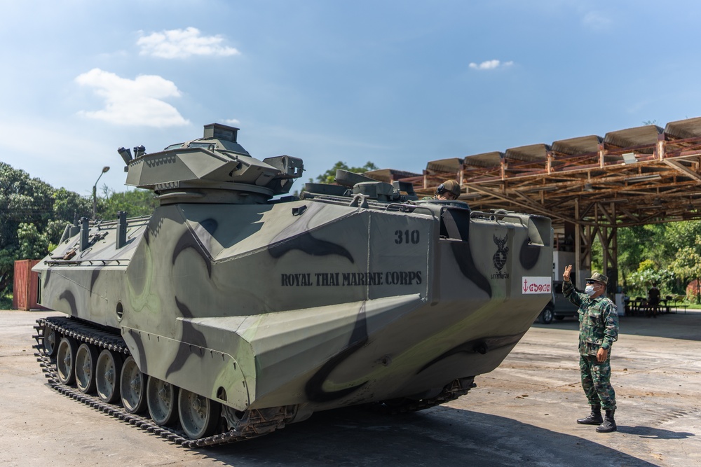 Royal Thai, U.S. Marines conduct Amphibious Assault Vehicle Training