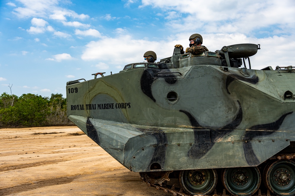 Royal Thai, U.S. Marines conduct Amphibious Assault Vehicle Training