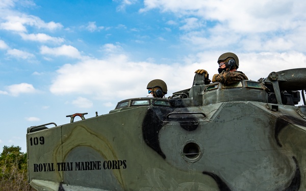 Royal Thai, U.S. Marines conduct Amphibious Assault Vehicle Training
