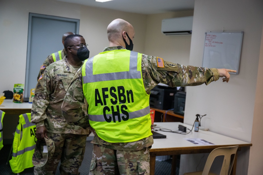 8TSC CG visits AFSBn-Charleston's tactical operations center