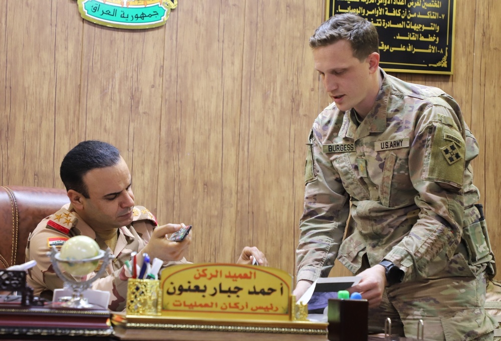 U.S. and Norwegian Soldiers Share Lunch with Iraqi Counterparts Following KLE