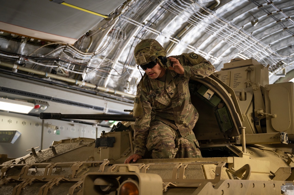 816 EAS moves U.S. Army personnel, M2A3 Bradley in support of CJTF-OIR
