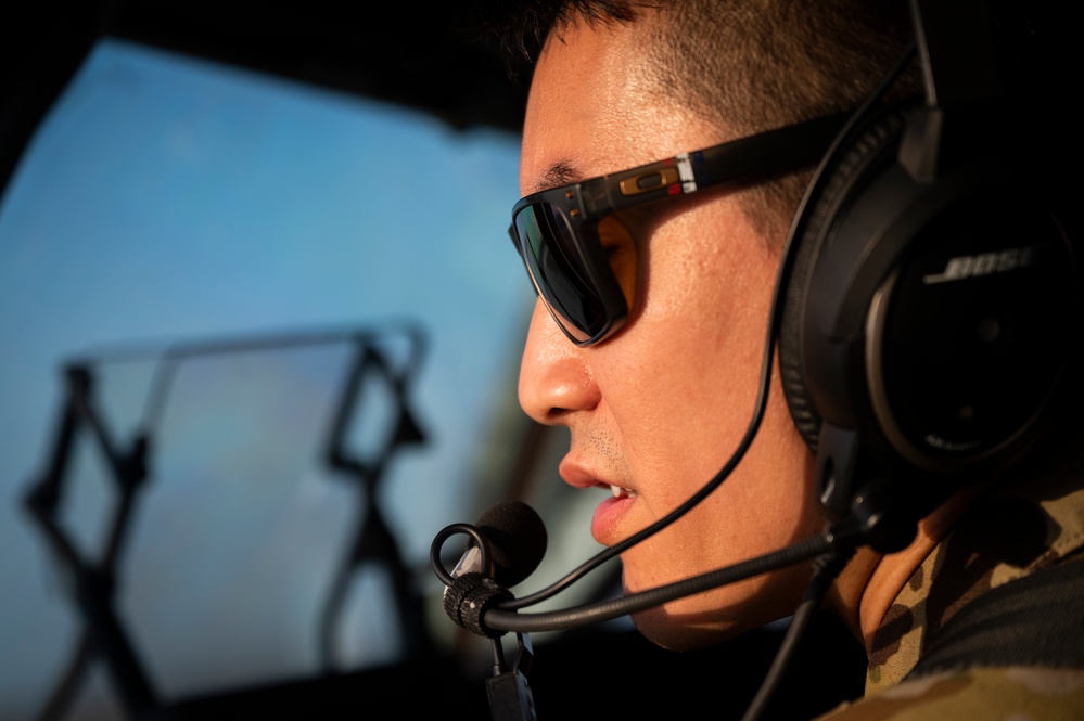 816 EAS moves U.S. Army personnel, M2A3 Bradley in support of CJTF-OIR