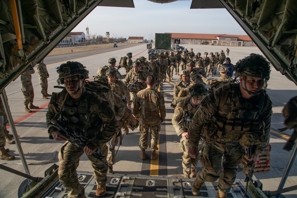 Soldiers and Airmen conduct deployment activities