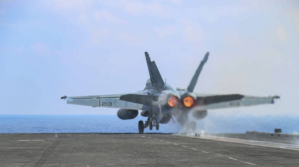 Abraham Lincoln conducts flight operations