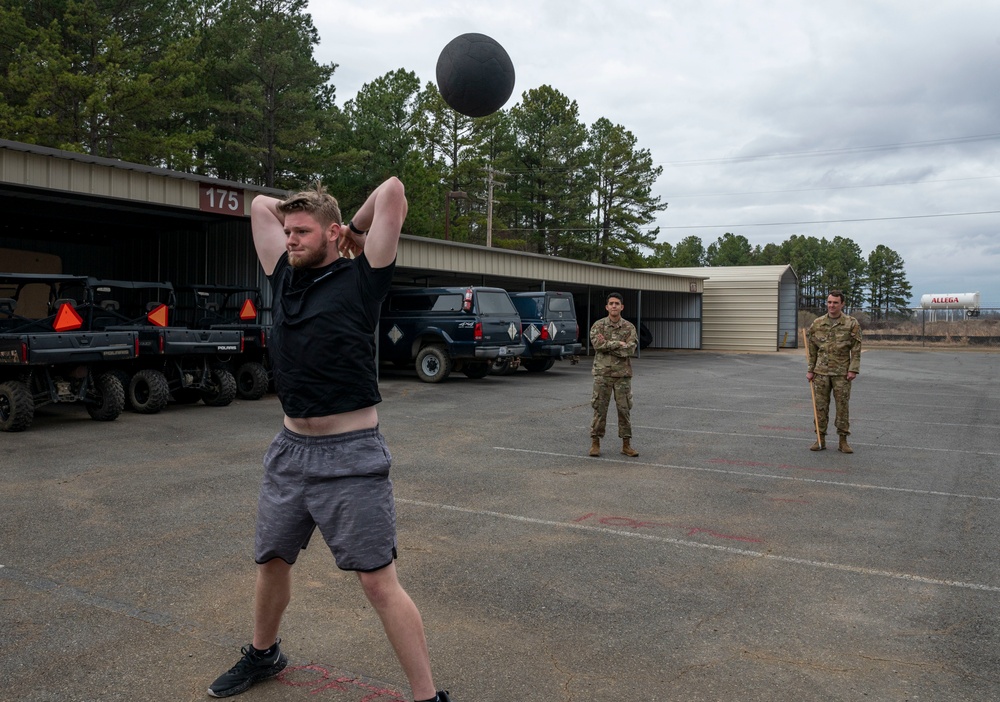 19th CES EOD Airmen run Tier 2 test for DEP members