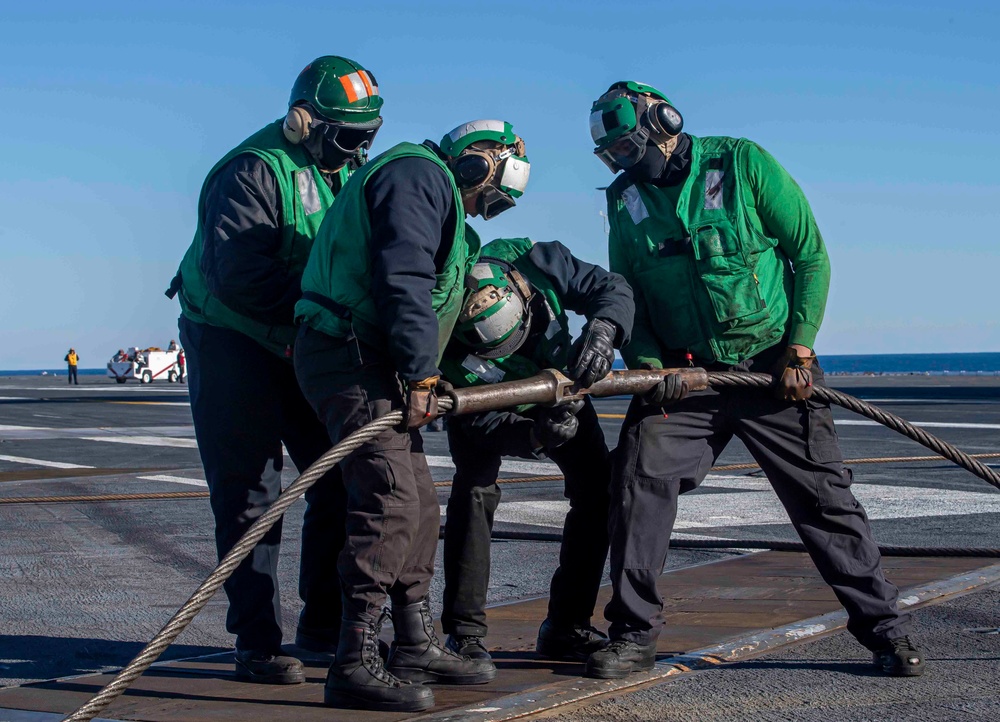 Sailors Replace Landing Equipment