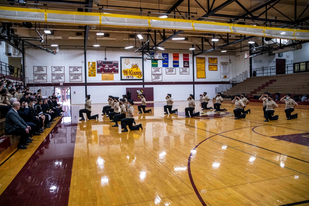 NSTC Commander Visits NJROTC