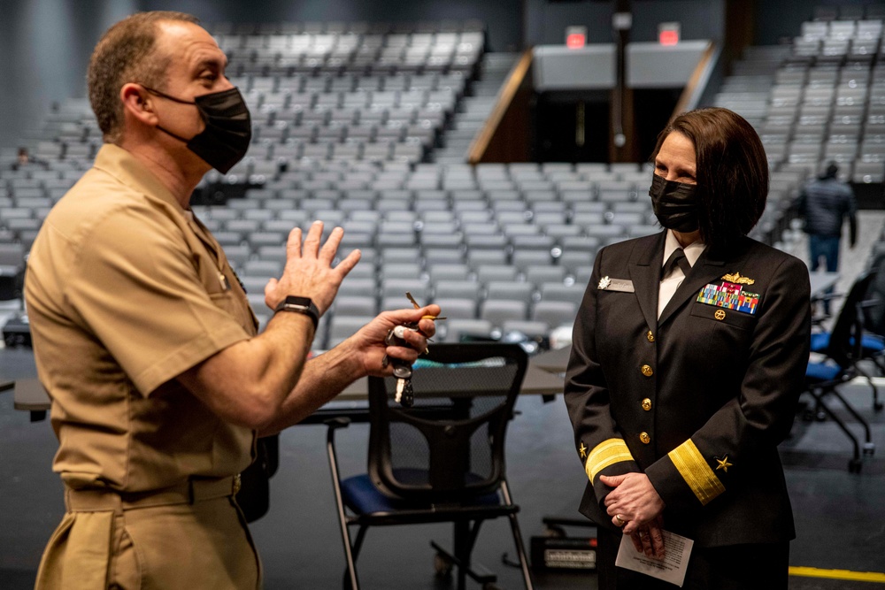 NSTC Commander Visits NJROTC