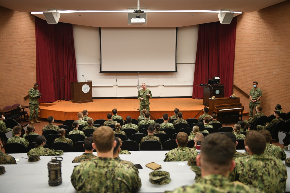 Commander, U.S. Naval Forces Southern Command/U.S. 4th Fleet Speaks to NROTC Midshipman at Jacksonville University