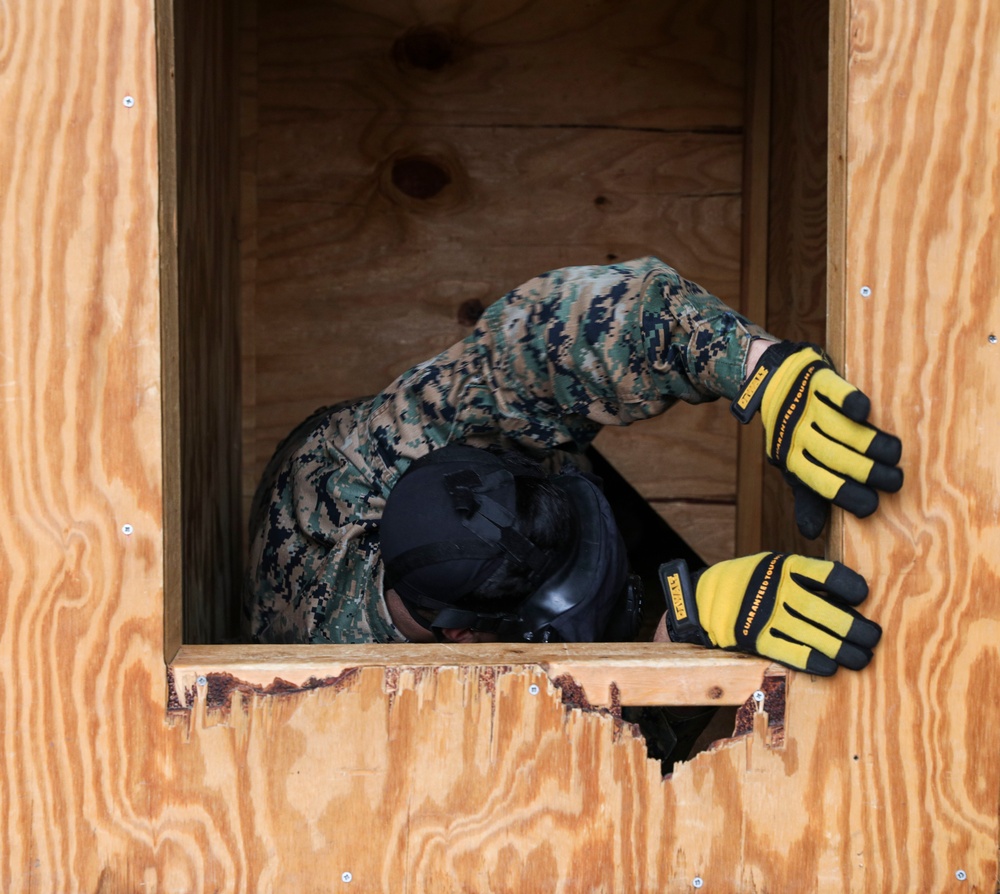 Marine Security Guard Students conduct collapsed structure training