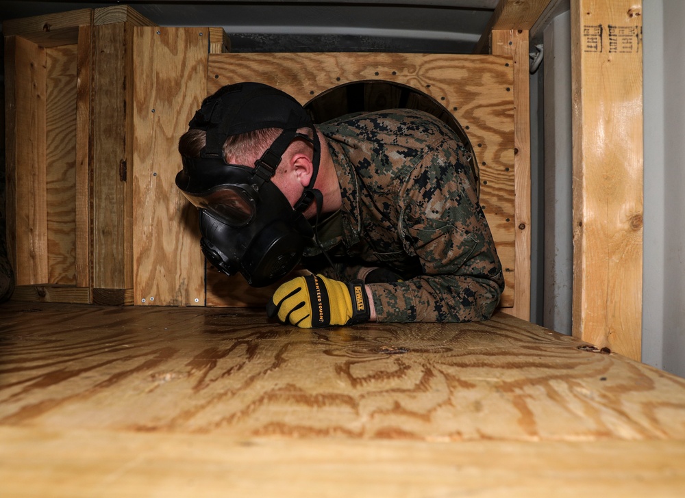 Marine Security Guard Students conduct collapsed structure training