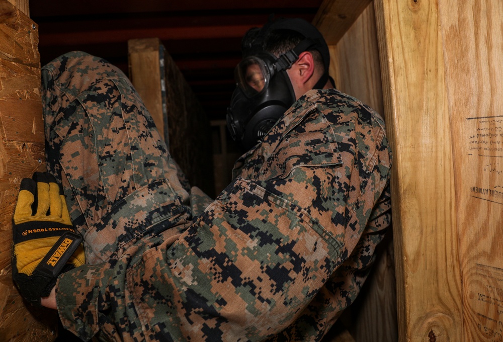 Marine Security Guard Students conduct collapsed structure training