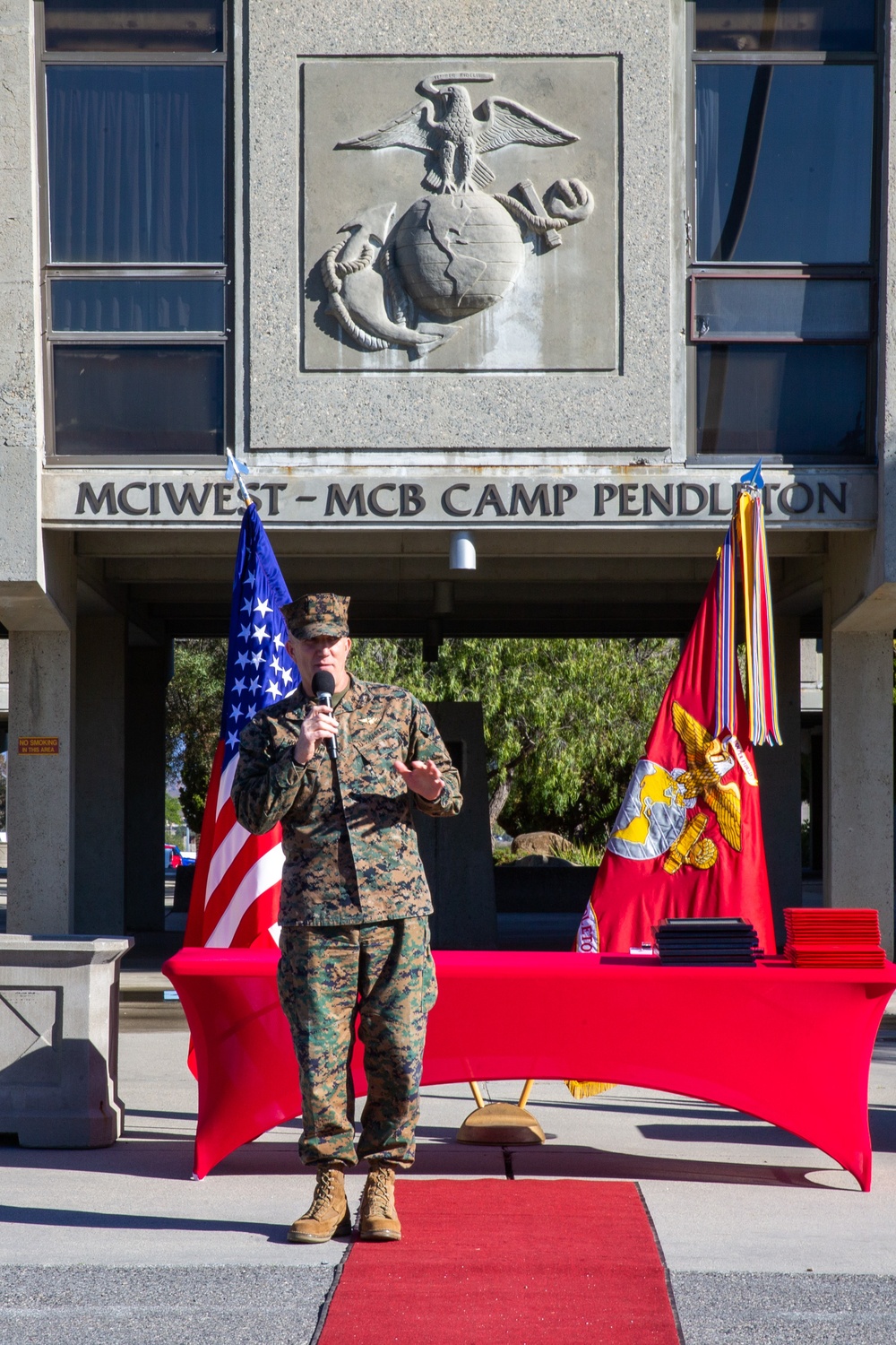 Commanding General of Marine Corps Installations West recognizes civilian workers