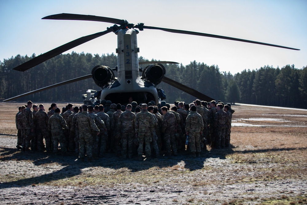 Paratroopers train with their Polish Allies during combined training event