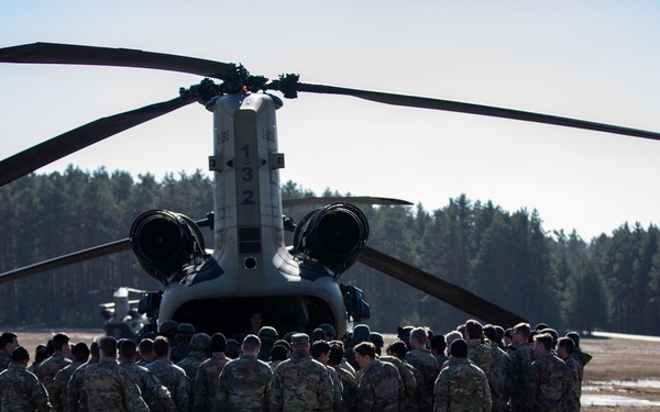 Paratroopers train with their Polish Allies during combined training event
