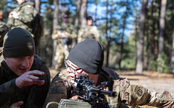 Paratroopers train with their Polish Allies during combined training event